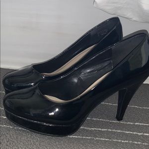 Black glossy heels size 8